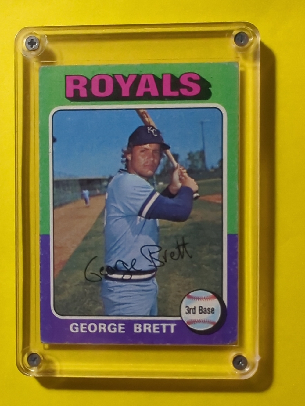 1975 Topps George Brett Rookie Card #228 Dead Center Kansas City Royals